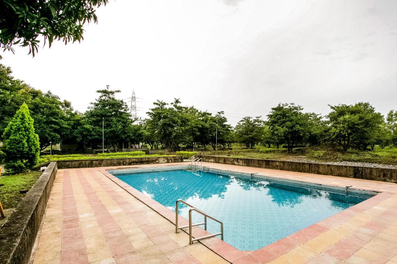 Oyo 63030 Mhatre Farm & Resort Chinchani Екстер'єр фото